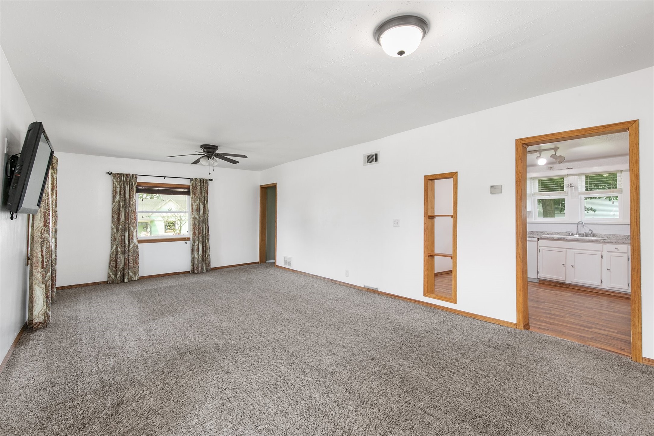 105 E Lacona Street, Lacona, Iowa image 7