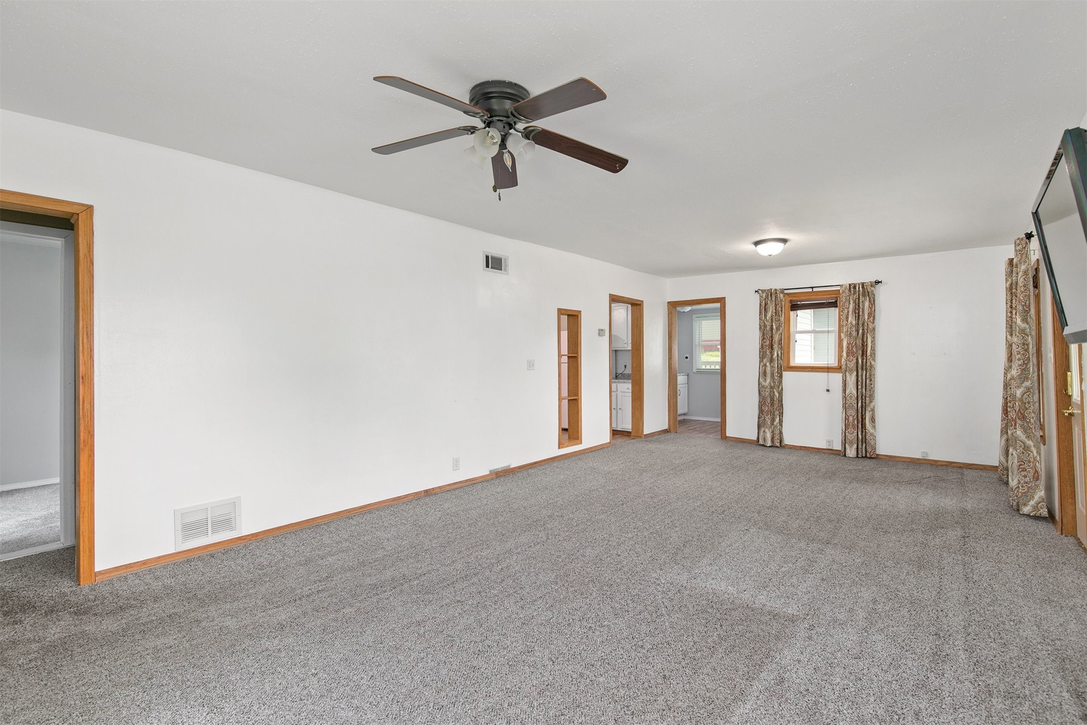 105 E Lacona Street, Lacona, Iowa image 5