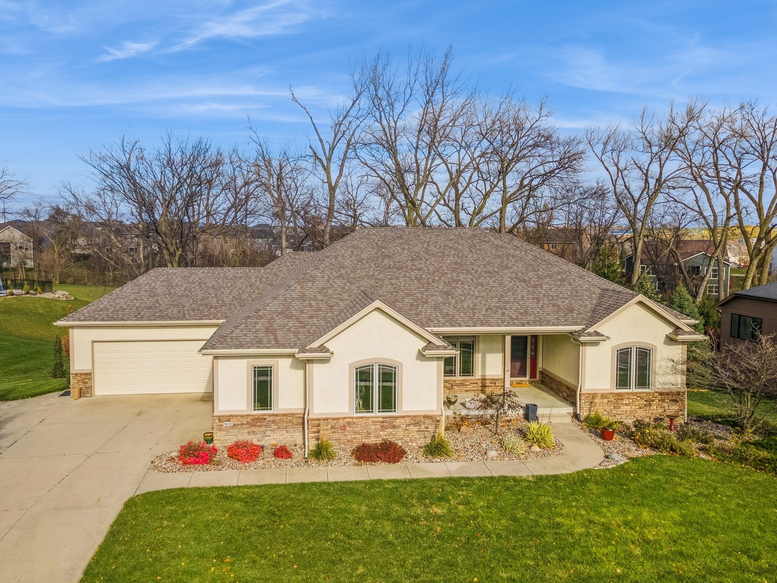 16111 Plum Drive, Urbandale, Iowa image 1