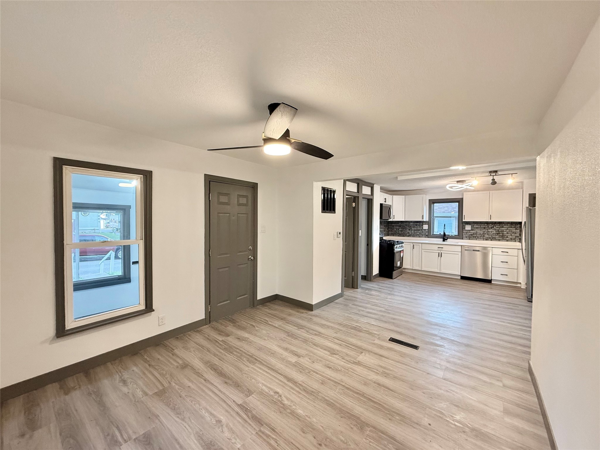 928 Morton Avenue, Des Moines, Iowa image 3