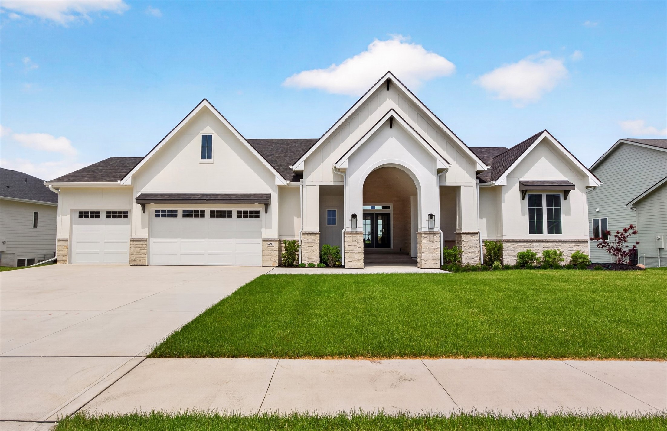 Urbandale, Iowa, 50323, United States, 5 Bedrooms Bedrooms, ,5 BathroomsBathrooms,Residential,Active,2017880