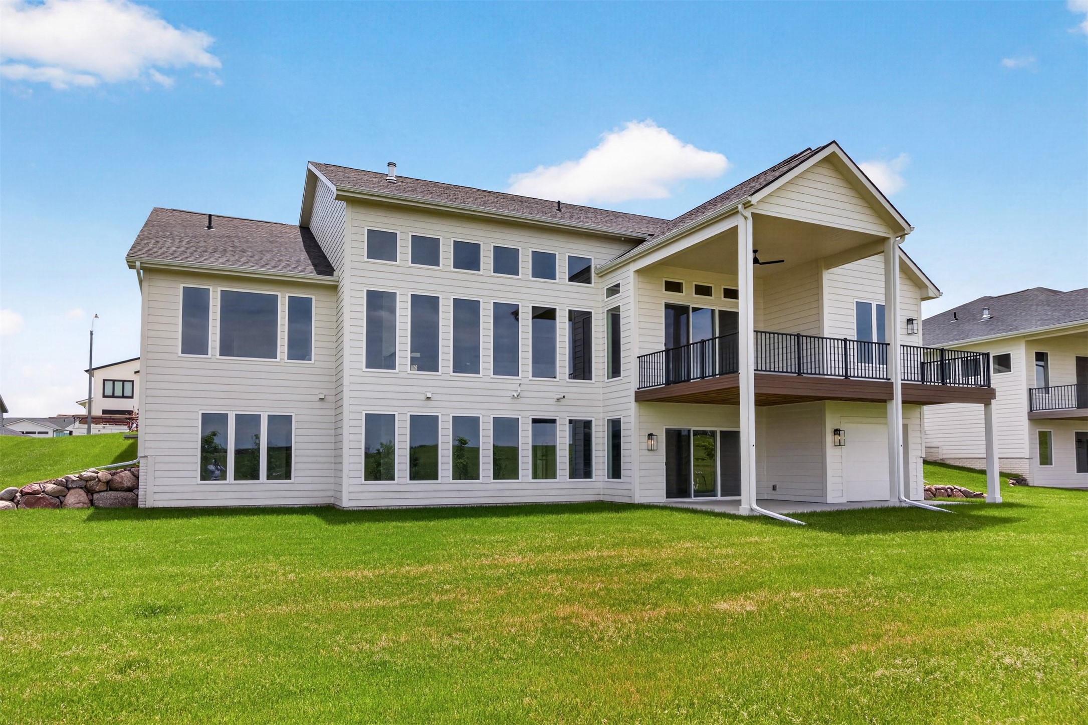 Urbandale, Iowa, 50323, United States, 5 Bedrooms Bedrooms, ,5 BathroomsBathrooms,Residential,Active,2017880