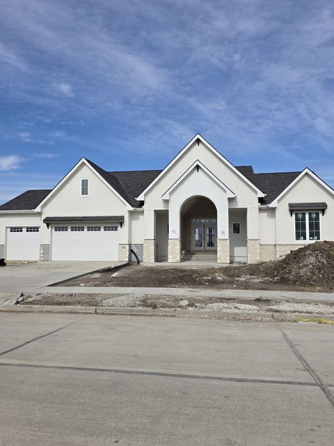 16211 Sharon Drive Urbandale IA 50323