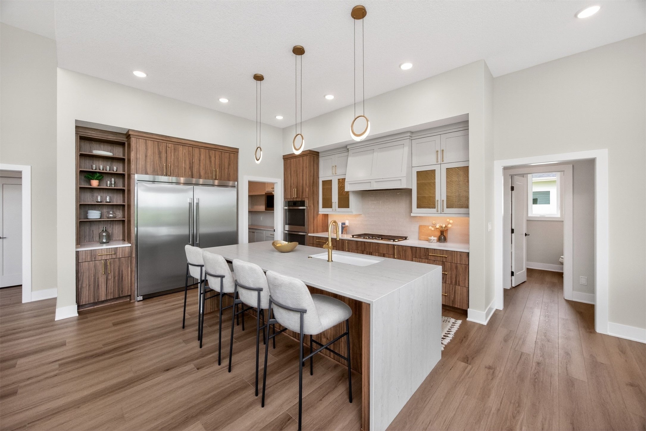 Urbandale, Iowa, 50323, United States, 5 Bedrooms Bedrooms, ,5 BathroomsBathrooms,Residential,Active,2017880