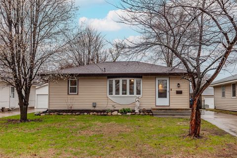 Homes For Sale - 6205 Welker Avenue<br/> Des Moines, IA 50312