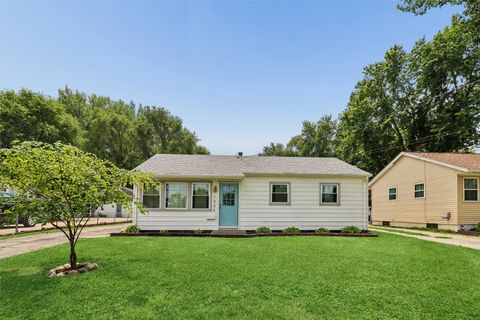 Homes For Sale - 1504 Porter Avenue<br/> Des Moines, IA 50315