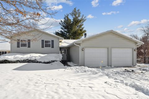 1904 Prairie Street Grinnell IA 50112