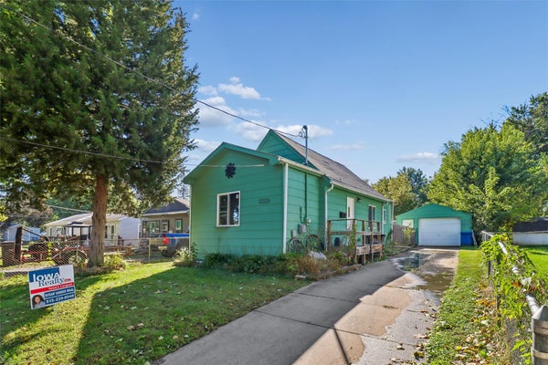 2711 CHICAGO AVE, DES MOINES, IA 50317 - Image 6382117903c04fab4c3c8b05ee67bb4b/1507616652