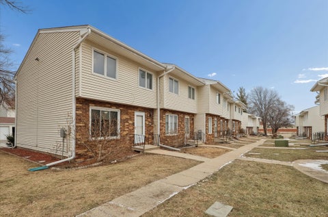 Condo For Sale - 248 Holiday Circle #37<br/> West Des Moines, IA 50265