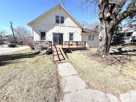 Homes For Sale - 1301 Grant Street<br/> Redfield, IA 50233