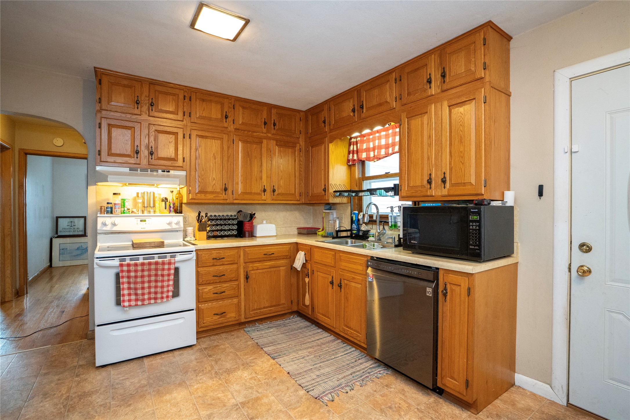 205 E 17th Street Place N