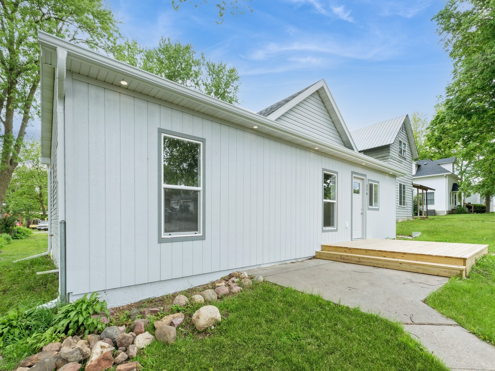 316 N Sherman Street, Stuart, Iowa image 2