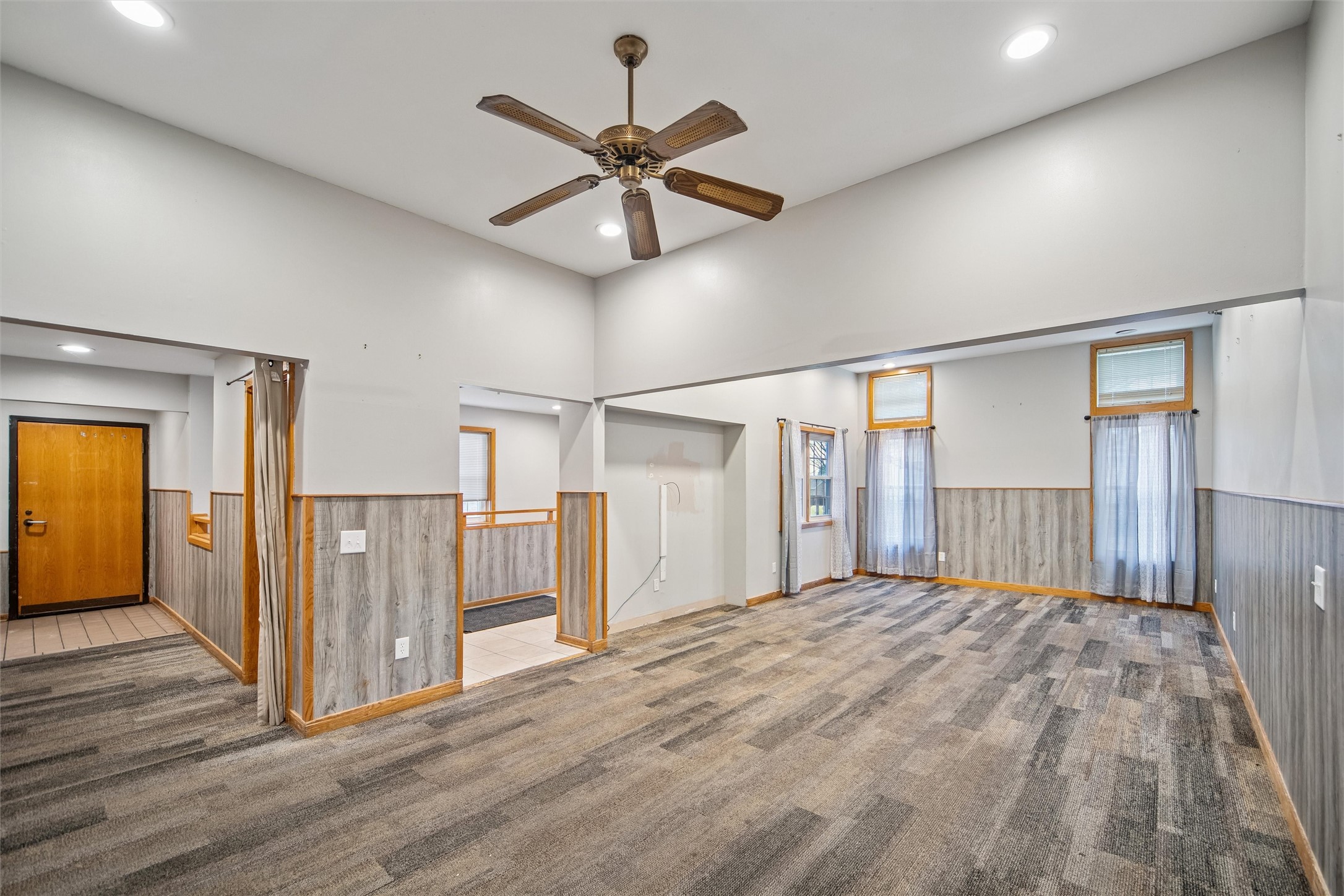 4220 E Douglas Avenue