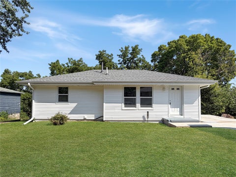 Homes For Sale - 615 Lexington Street<br/> Carlisle, IA 50047