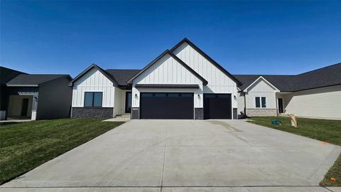 17335 Brookview Drive Urbandale IA 50323
