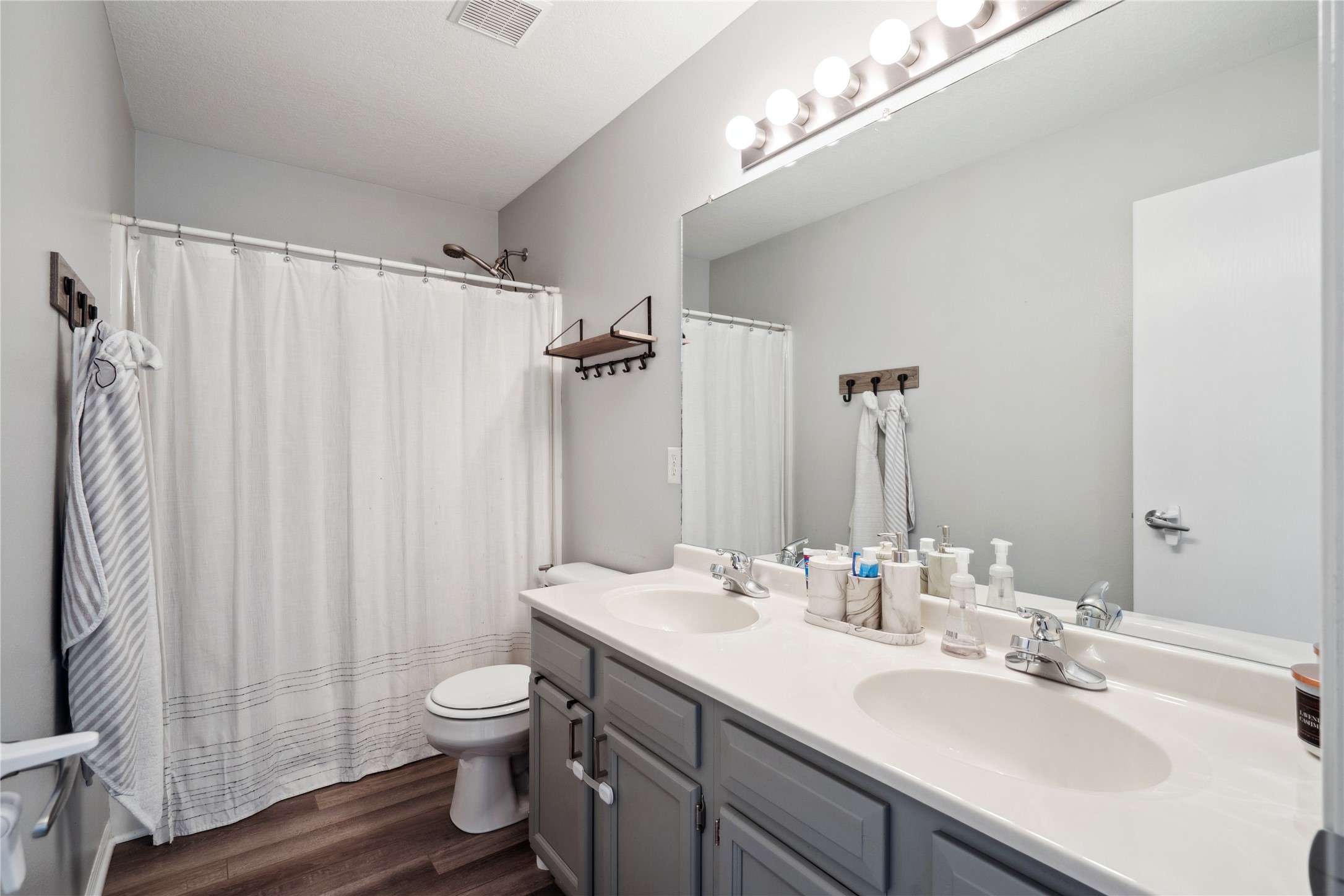 775 SE Parker Drive, Waukee, Iowa image 16