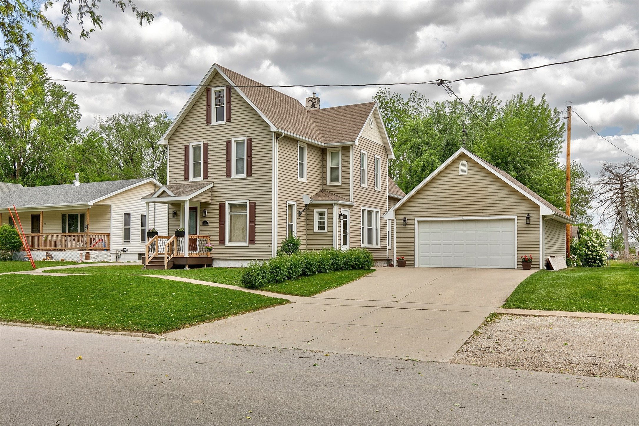 715 Warren Street, Dexter, Iowa image 3