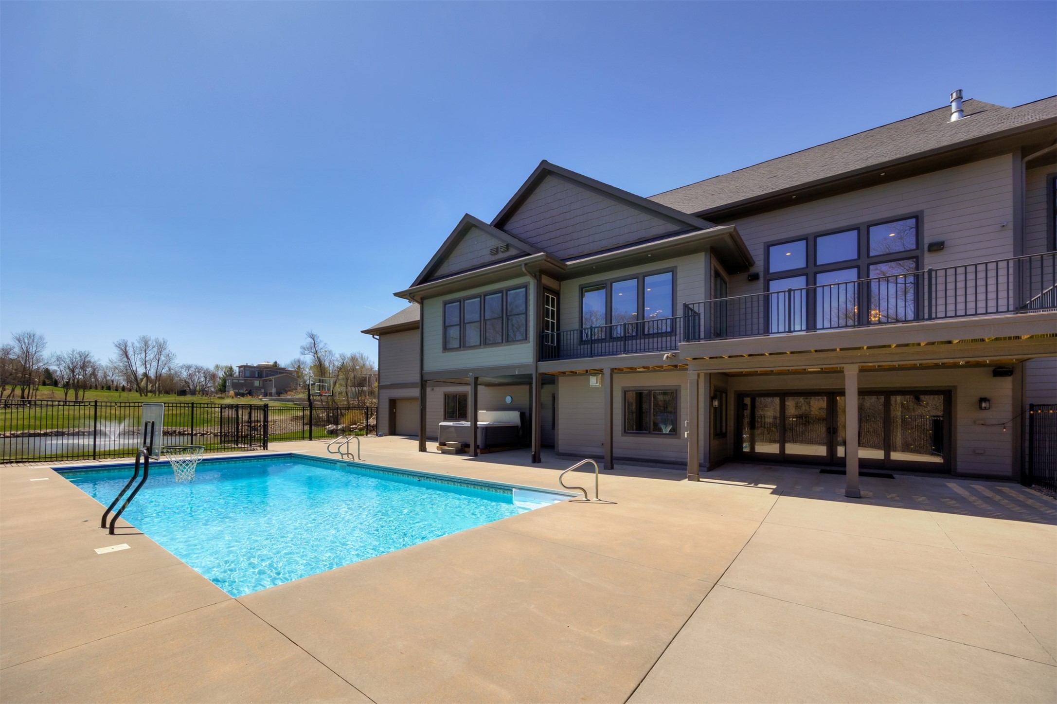 10508 NW 74th Place, Johnston, Iowa image 2
