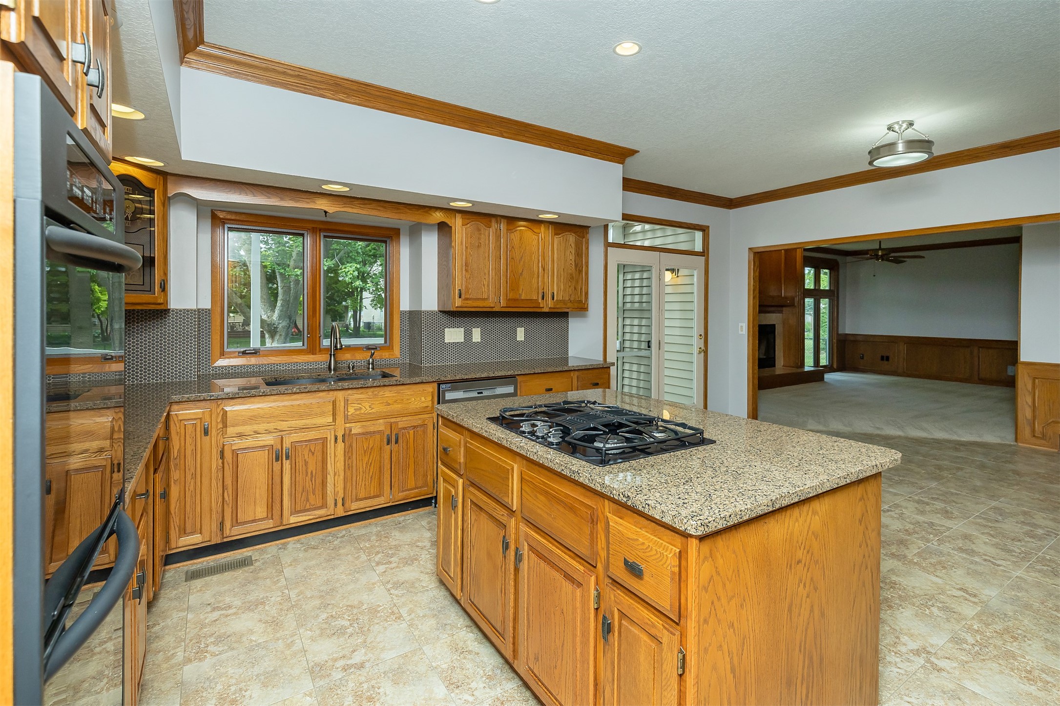 4630 Stonebridge Road, West Des Moines, Iowa image 7