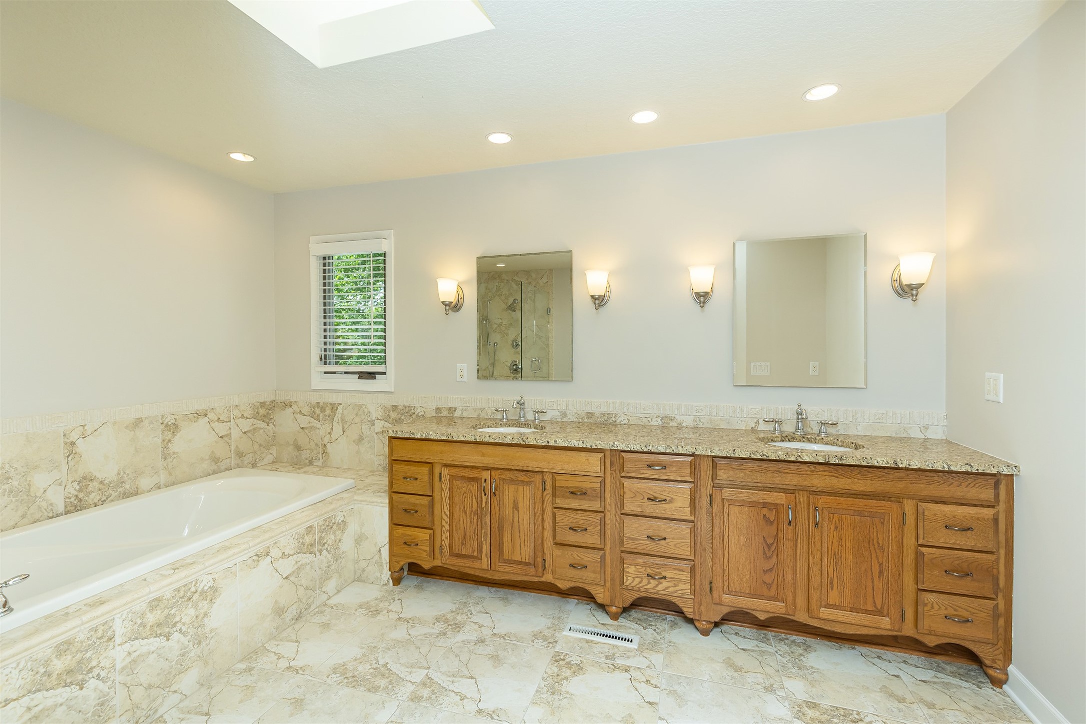 4630 Stonebridge Road, West Des Moines, Iowa image 20