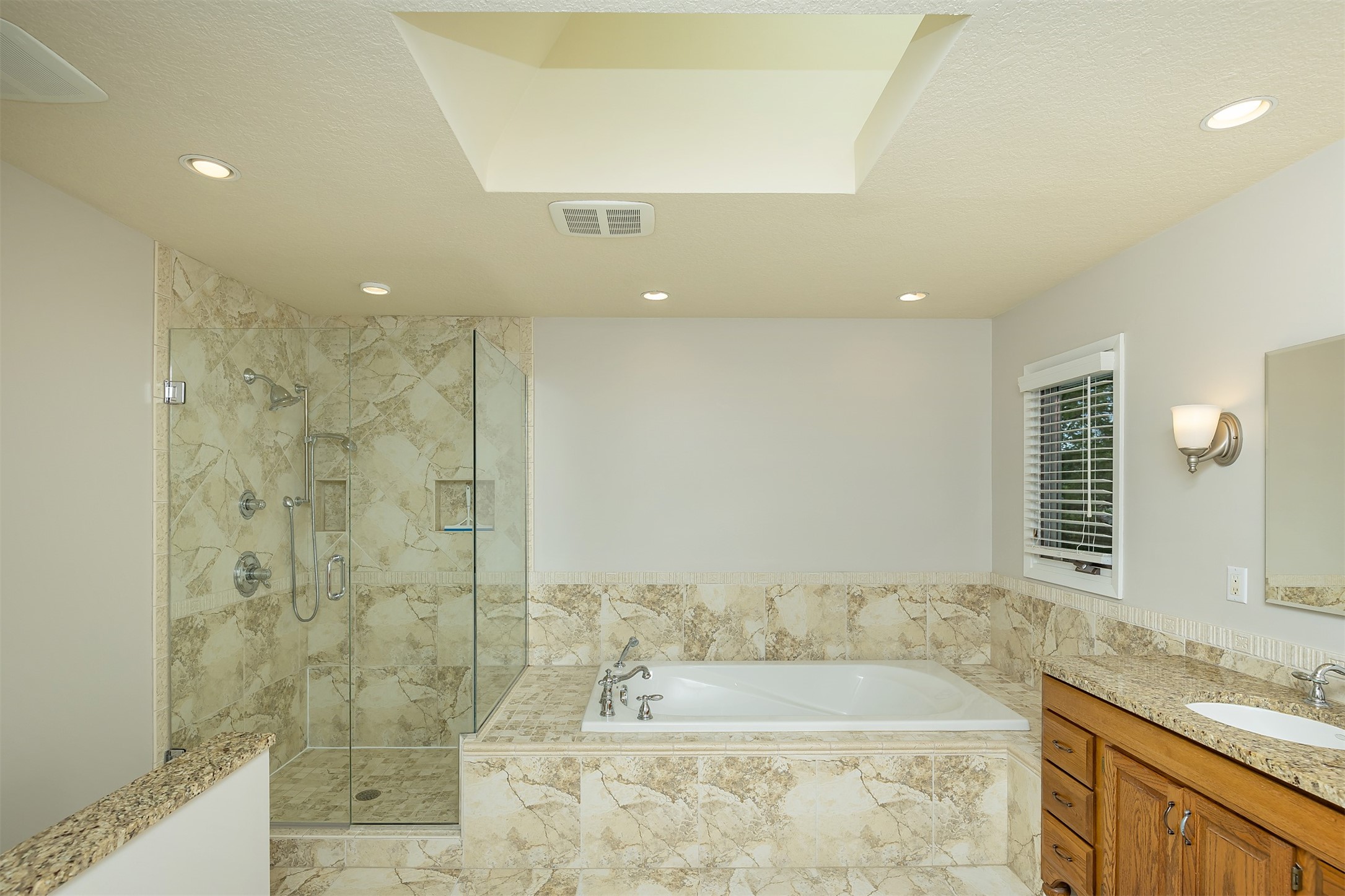 4630 Stonebridge Road, West Des Moines, Iowa image 21