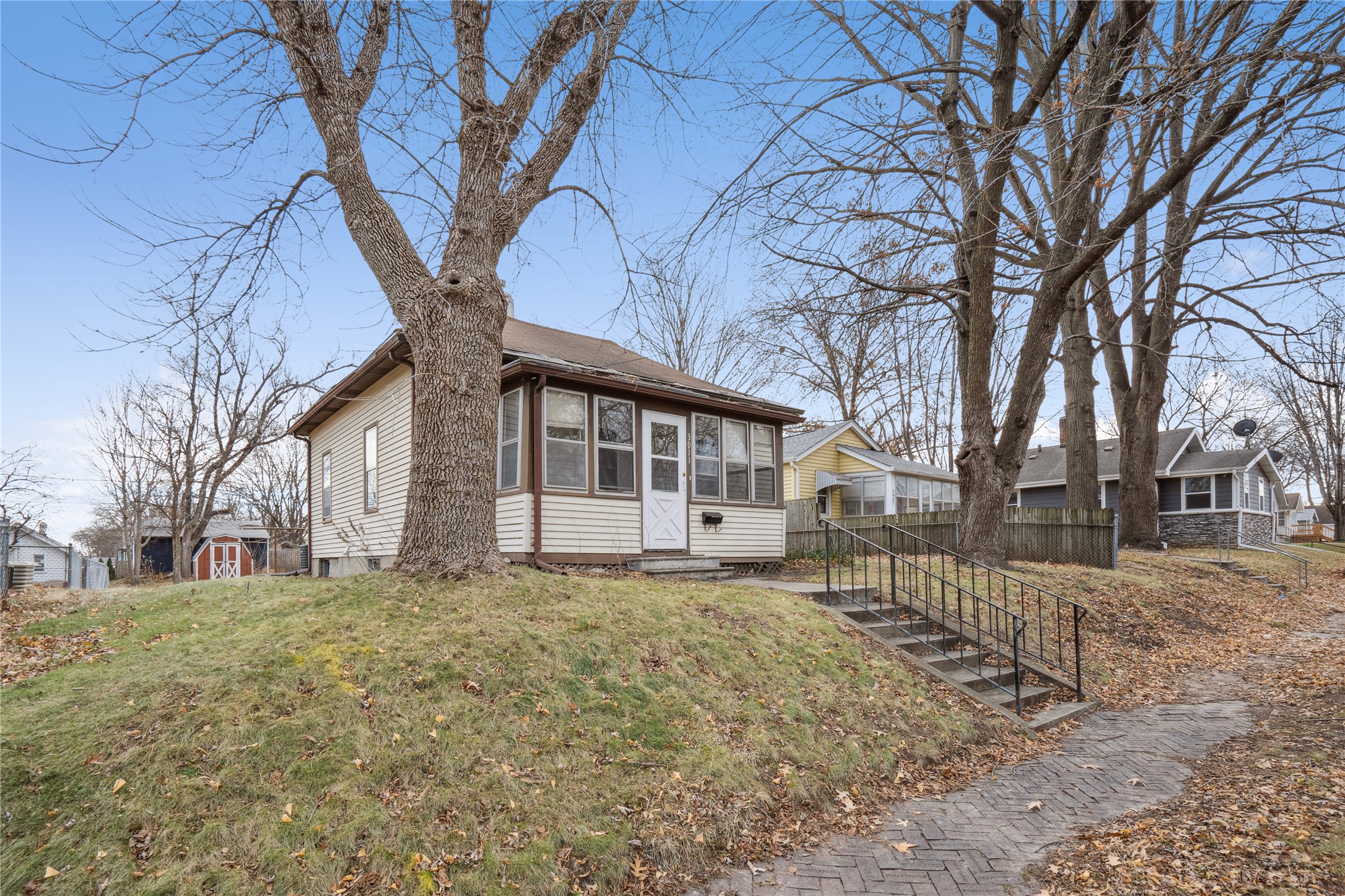 3911 8th Street, Des Moines, Iowa image 2