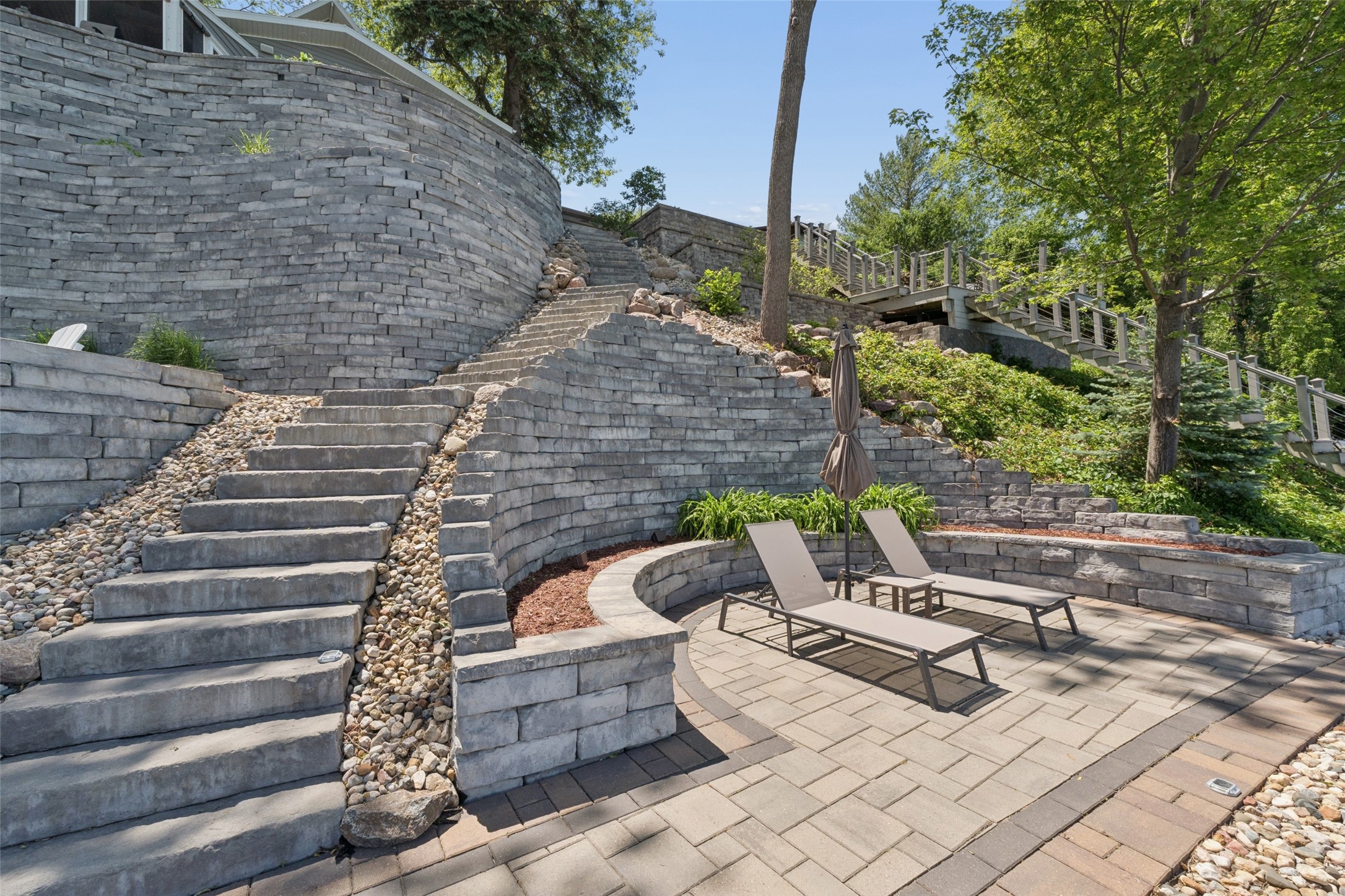 5364 Lakeview Drive