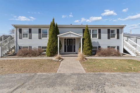 Condo For Sale - 2 Country Lane #1<br/> Clear Lake, IA 50401