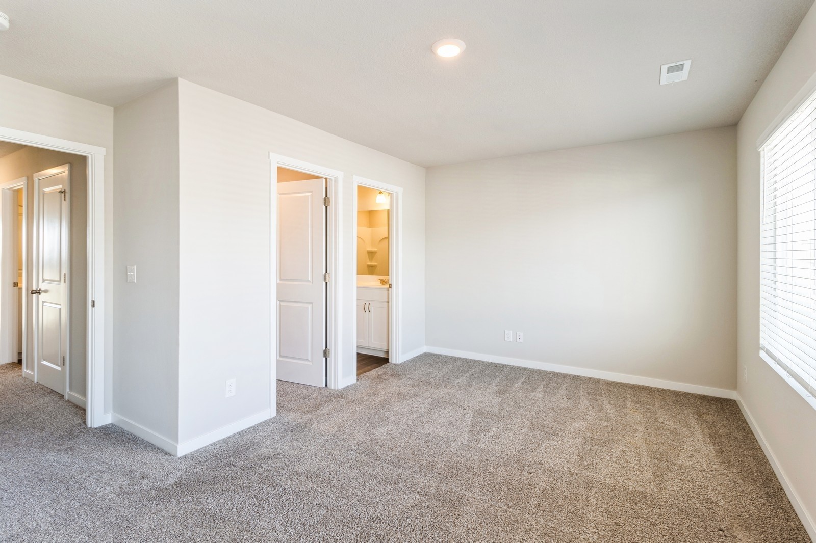 918 NE Traverse Drive, Waukee, Iowa image 8