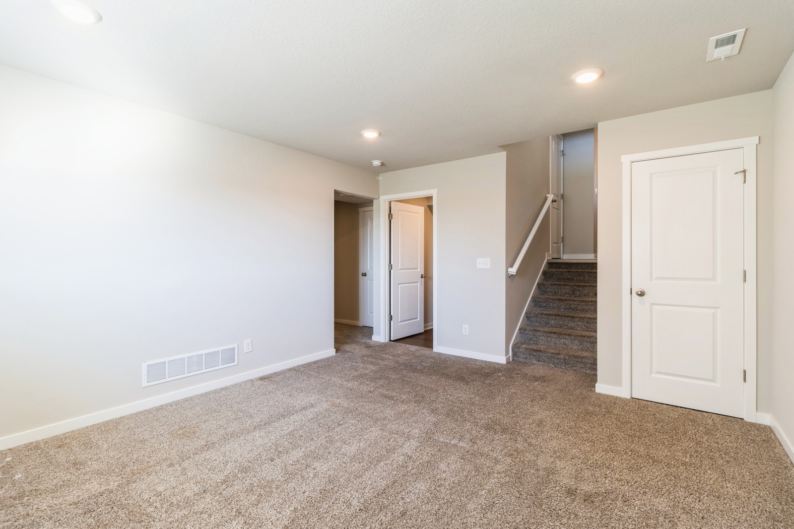918 NE Traverse Drive, Waukee, Iowa image 11