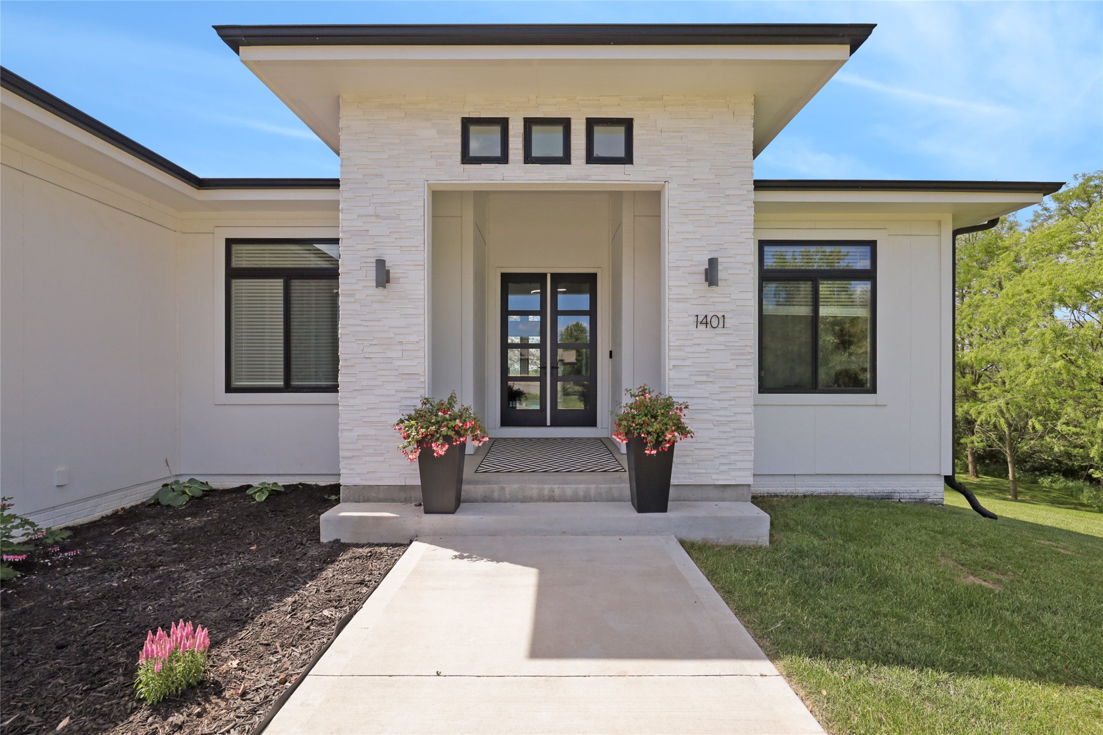4731 162nd Street, Urbandale, Iowa image 1