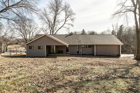 34504 Roseland Drive Cumming IA 50061
