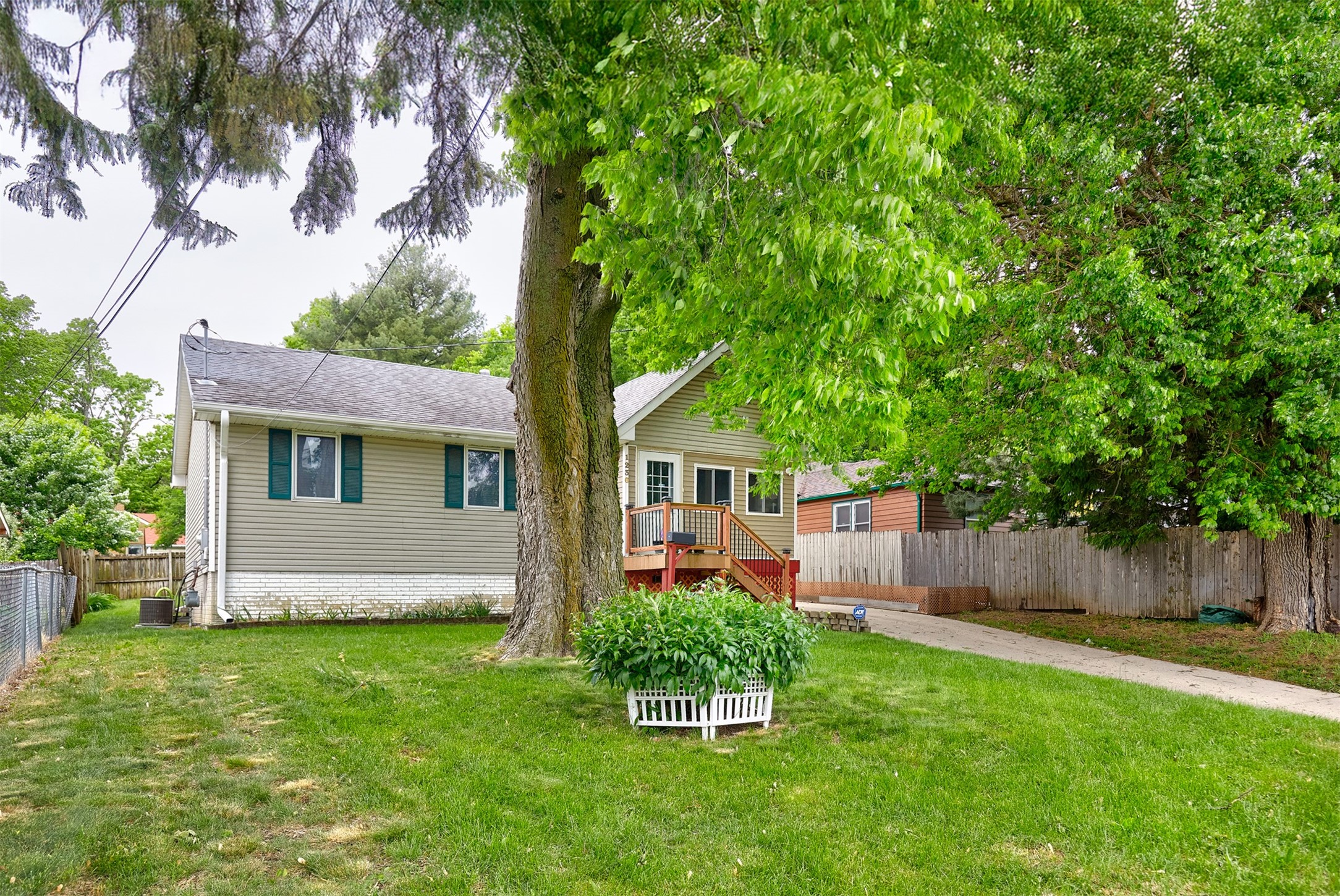 1236 63rd Street, Windsor Heights, Iowa image 2