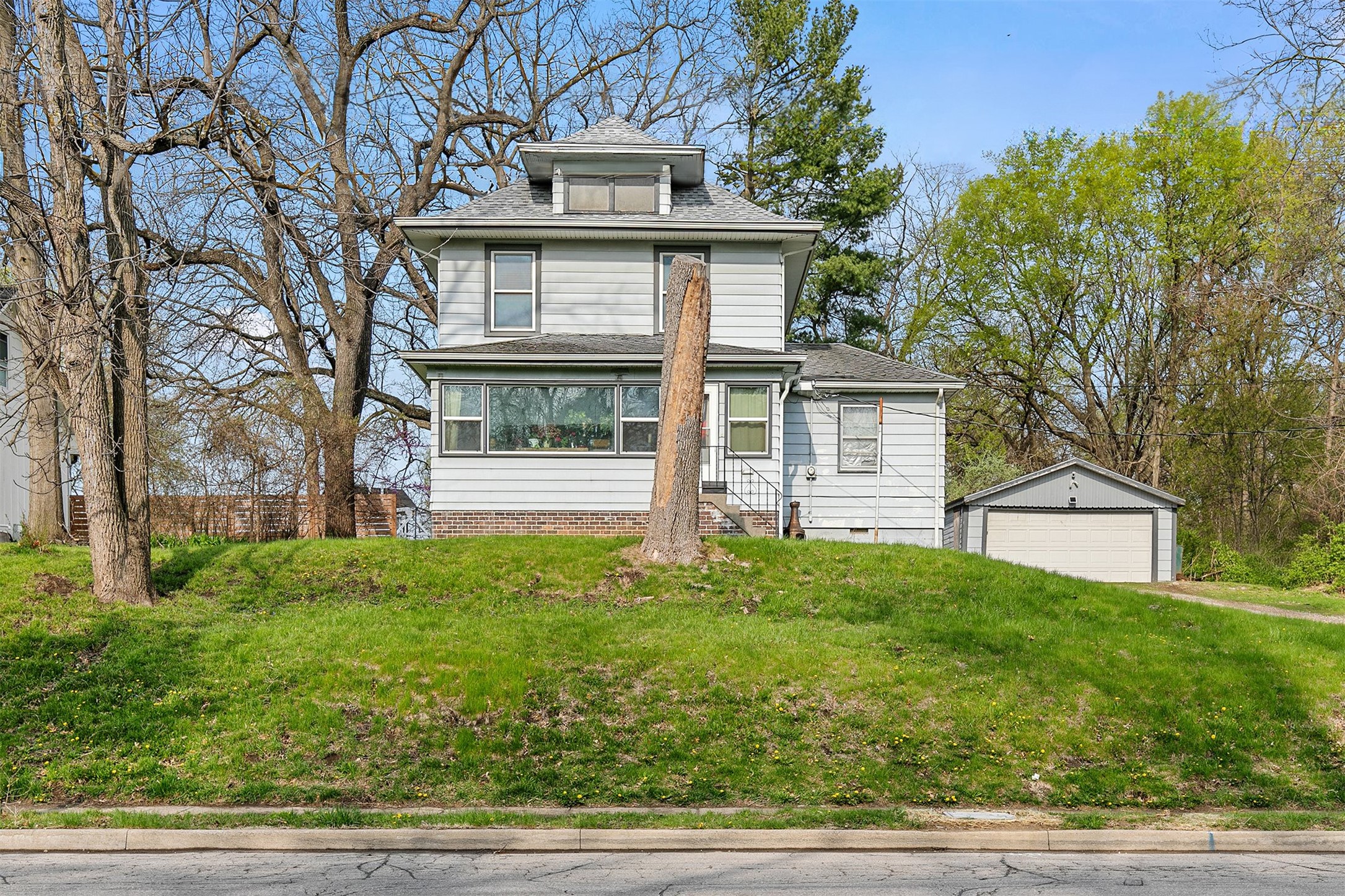 1908 E 33rd Street, Des Moines, Iowa image 1