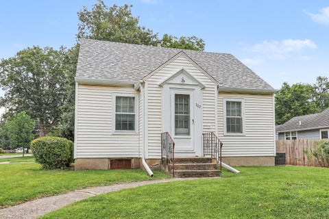 Homes For Sale - 302 S Russell Avenue<br/> Story County, Ames, IA 50010