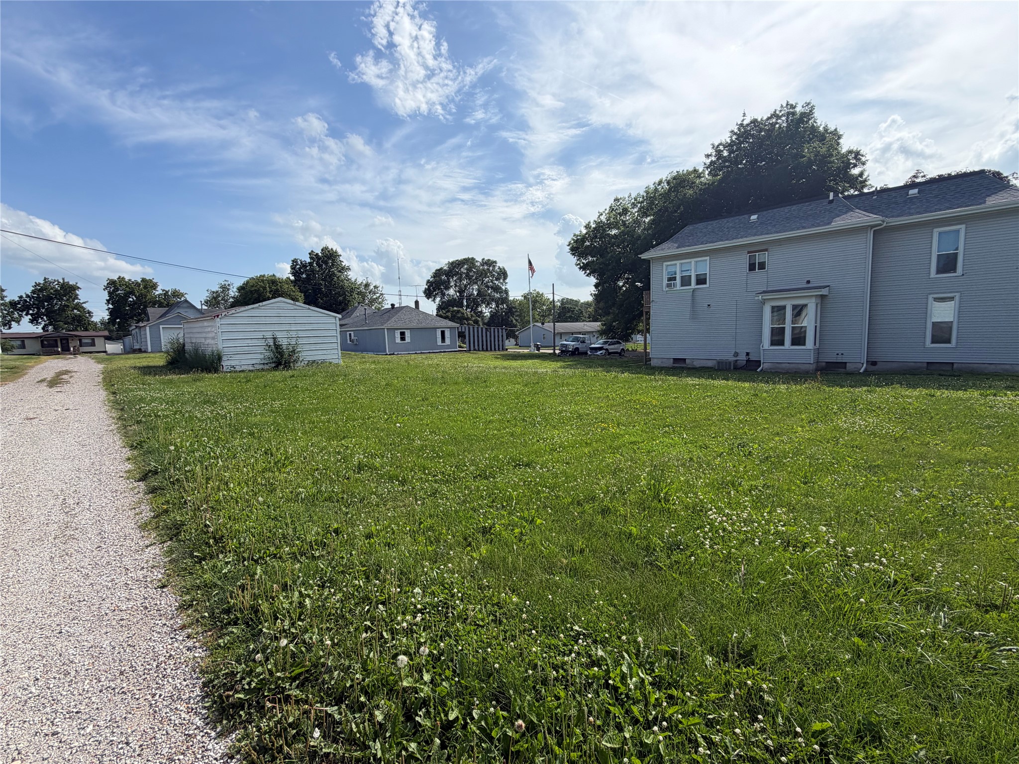 1116 High Ave W Road