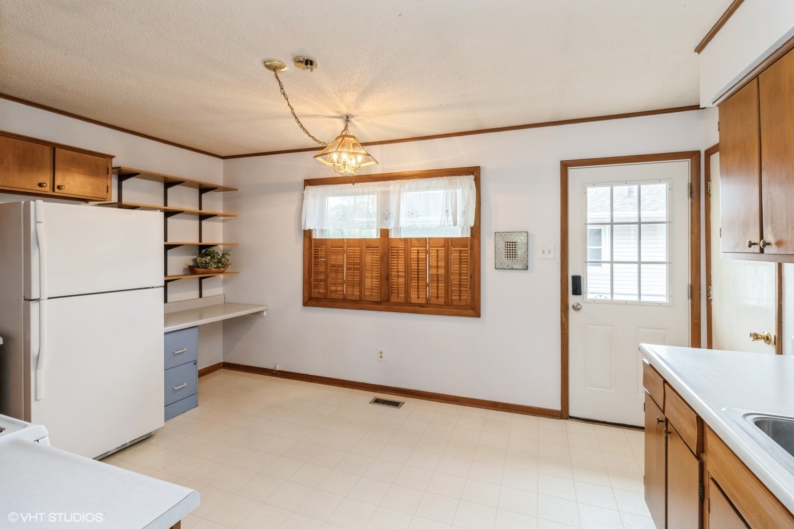 4641 Wakonda Drive, Norwalk, Iowa image 14