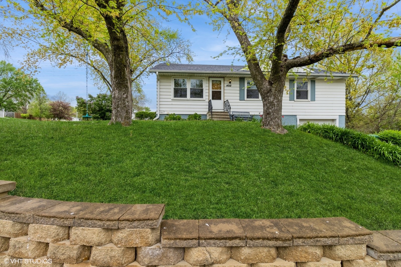 4641 Wakonda Drive, Norwalk, Iowa image 2