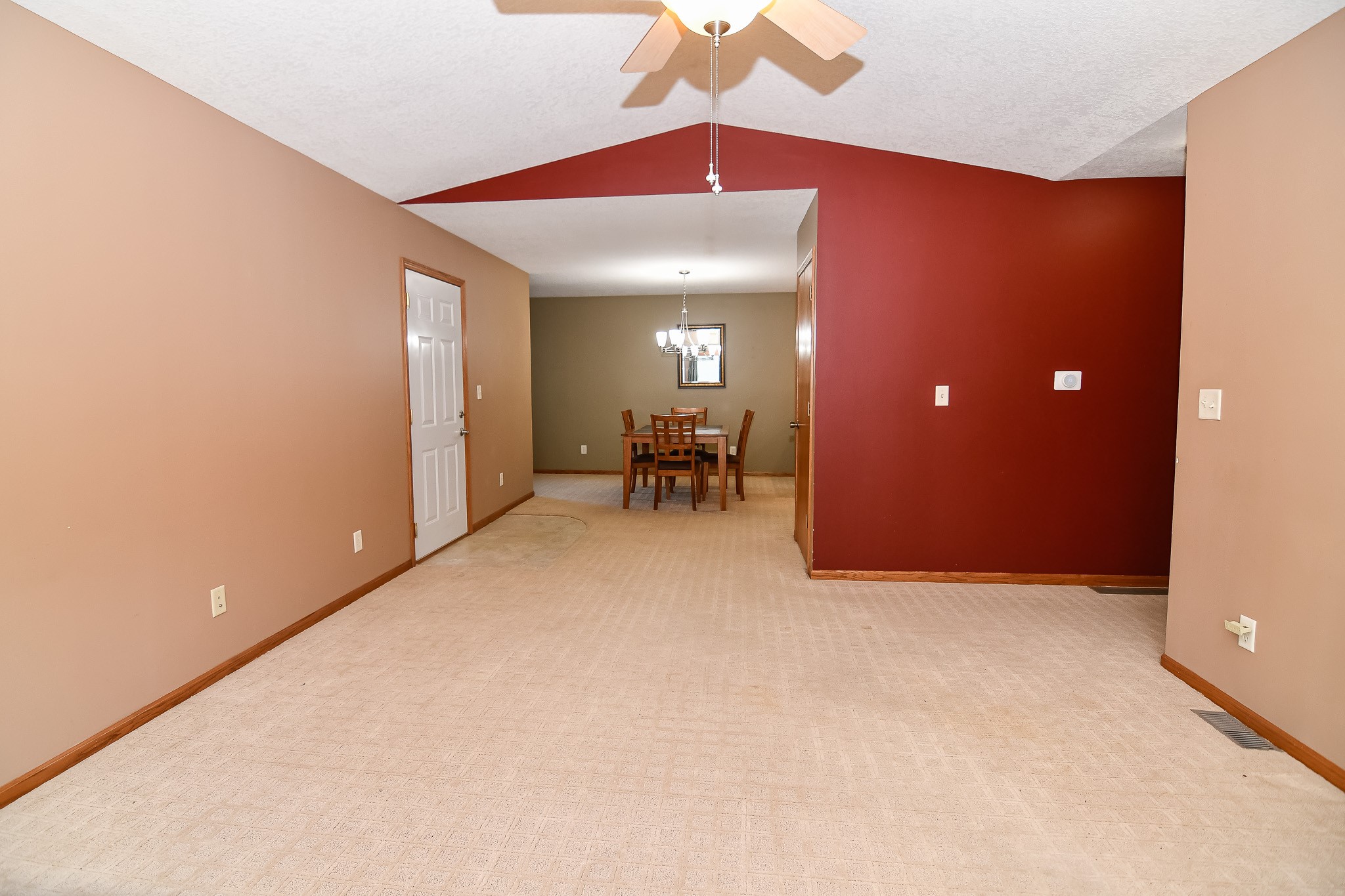 2211 Dubois Circle, Marshalltown, Iowa image 3