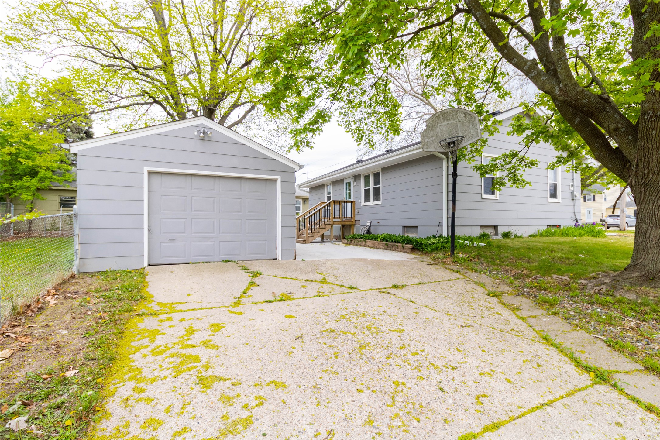 1000 E Watrous Avenue, Des Moines, Iowa image 5