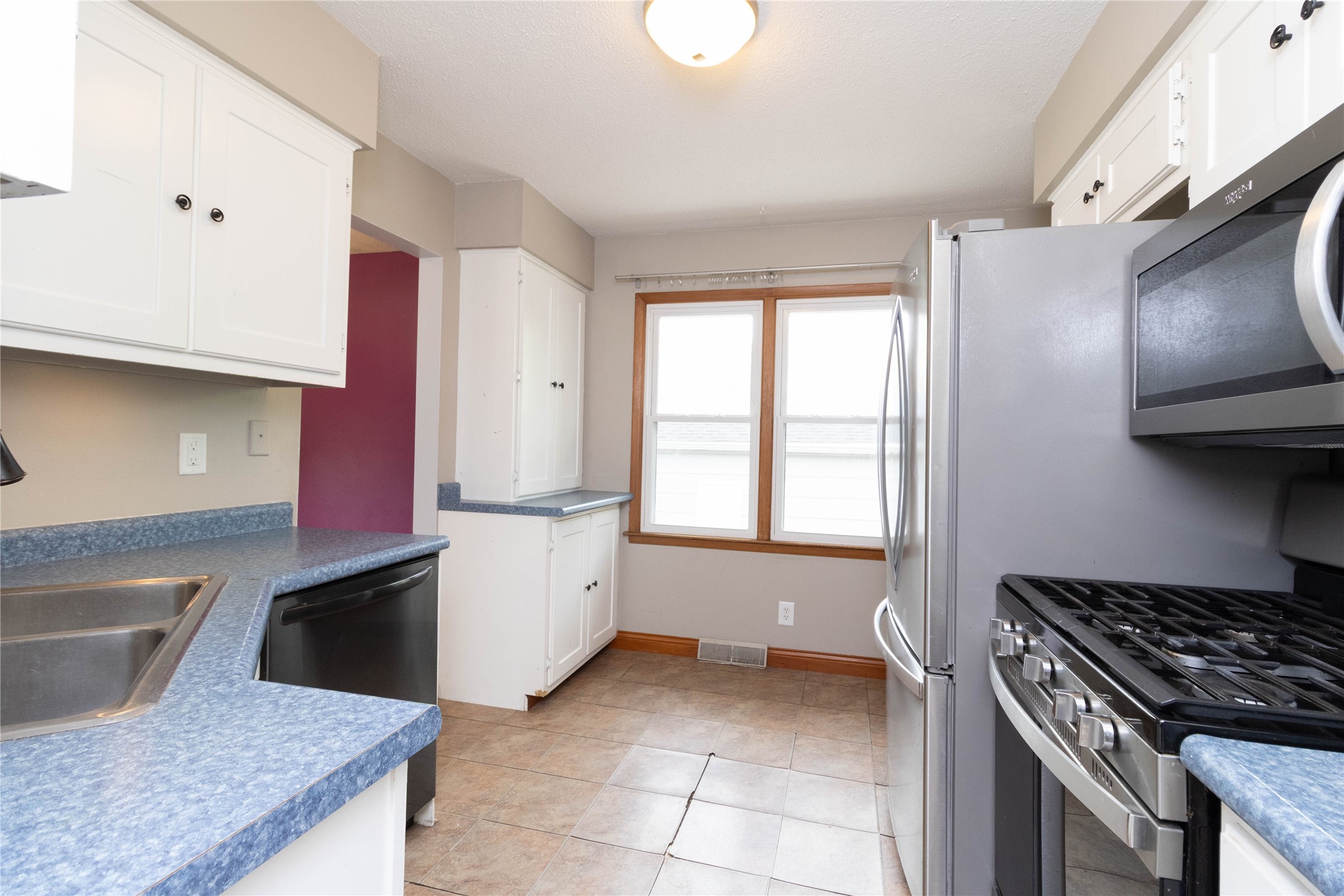 1000 E Watrous Avenue, Des Moines, Iowa image 14