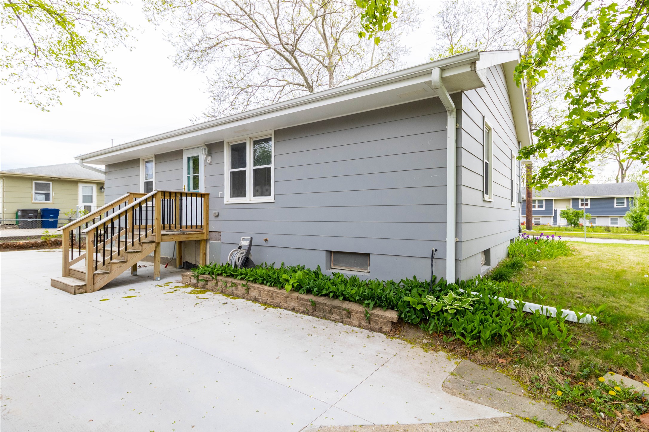 1000 E Watrous Avenue, Des Moines, Iowa image 6