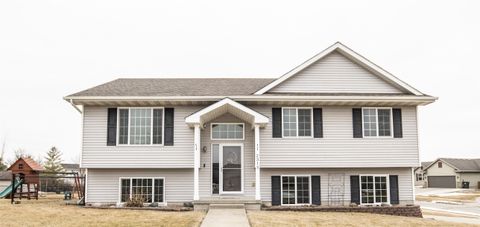 Homes For Sale - 2315 Maplewood Drive<br/> Granger, IA 50109