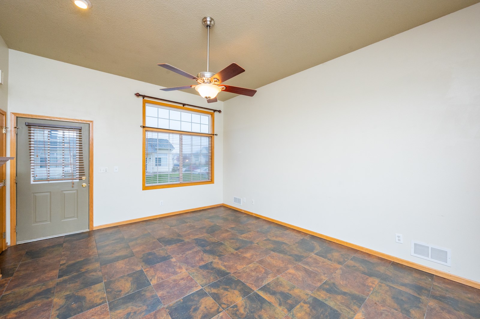 1405 SE Delaware Avenue #7, Ankeny, Iowa image 4