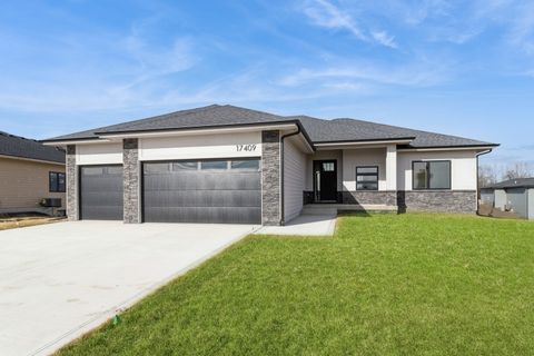 17409 North Valley Drive Urbandale IA 50323