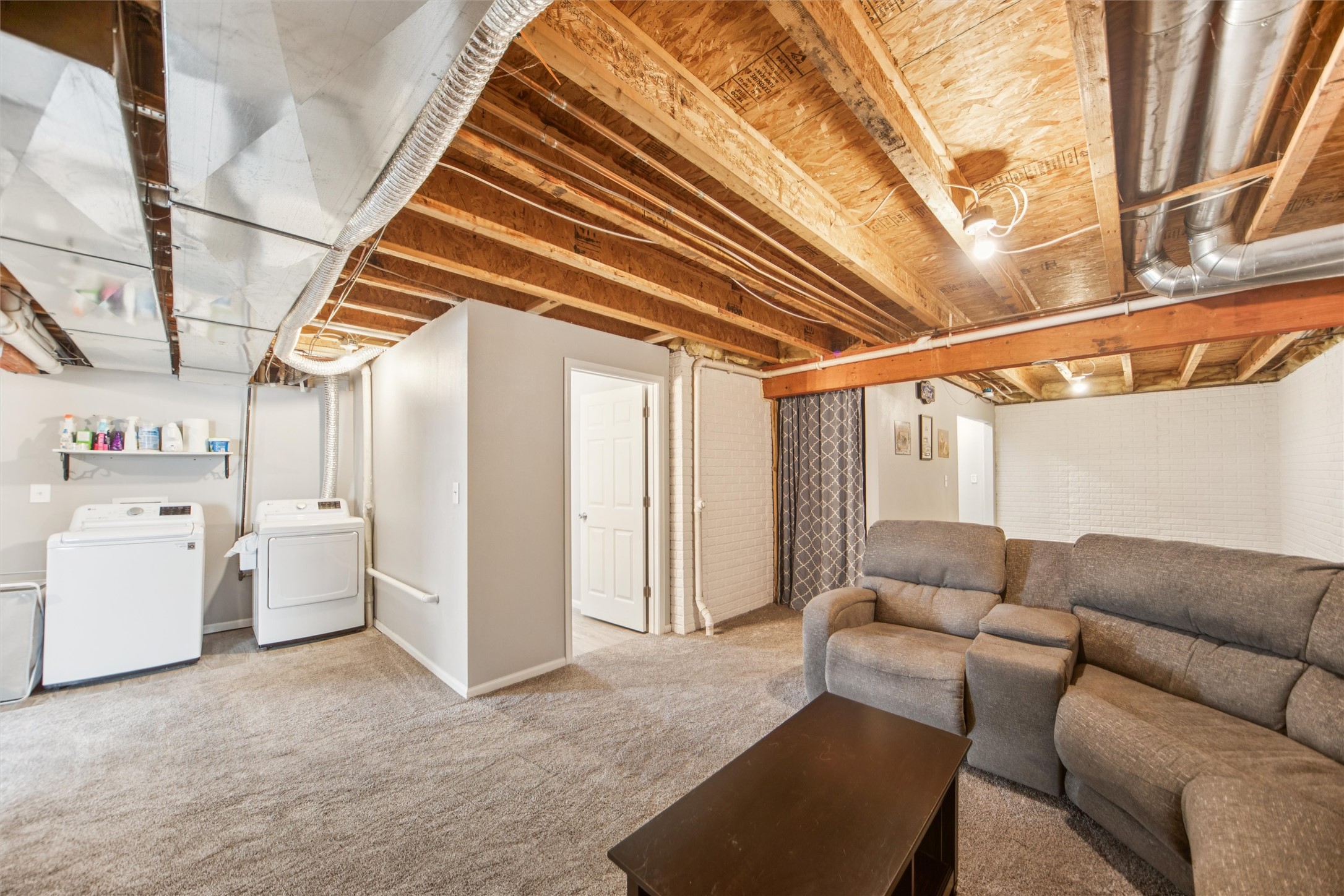 Bondurant, Iowa 50035, United States, 5 Bedrooms Bedrooms, ,3 BathroomsBathrooms,Residential,Active,204858