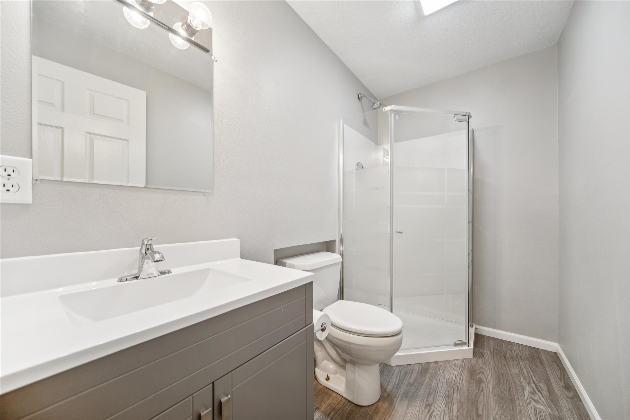 Bondurant, Iowa 50035, United States, 5 Bedrooms Bedrooms, ,3 BathroomsBathrooms,Residential,Active,204858