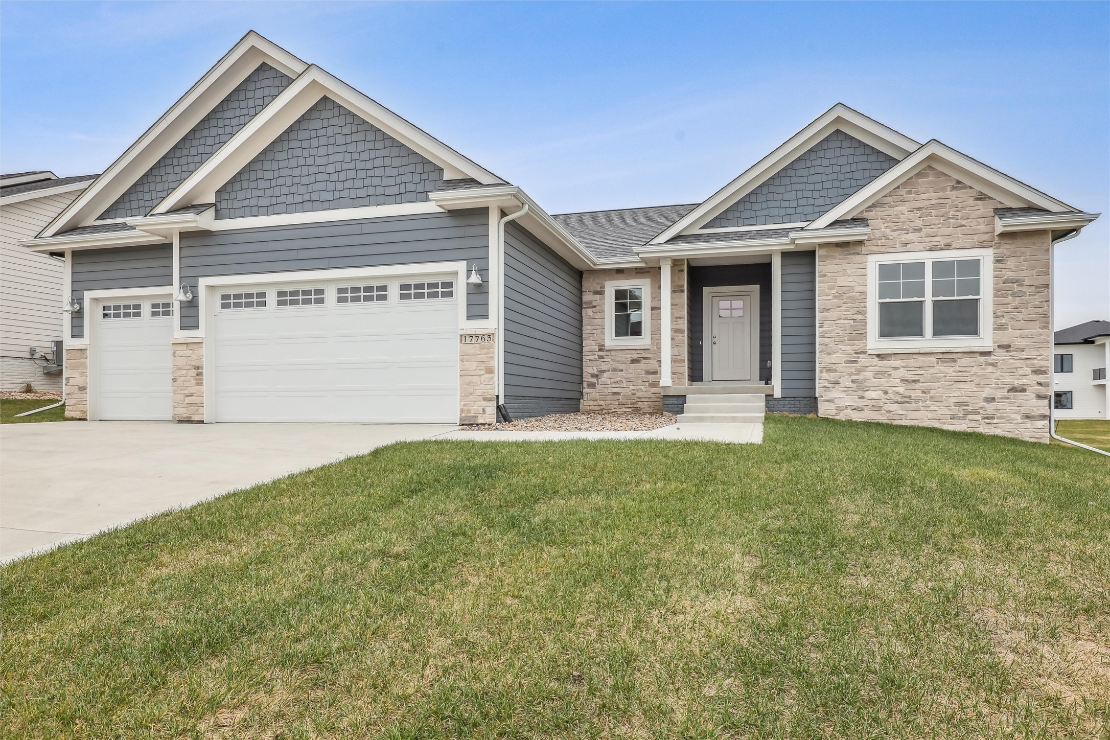 17763 Valley View Drive, Clive, Iowa image 1