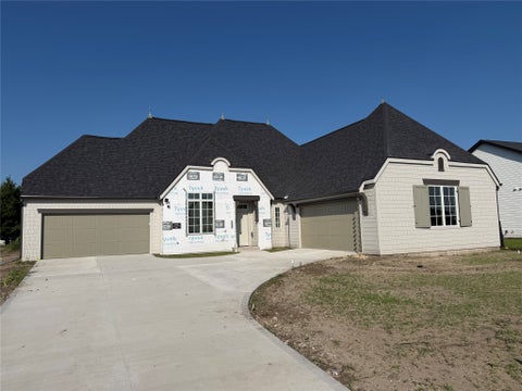 Homes For Sale - 2716 NW Cedarwood Drive<br/> Ankeny, IA 50023