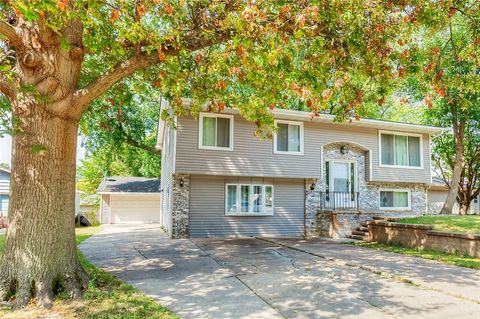 Single Family Residence in Urbandale IA 4120 72nd Street 1.jpg